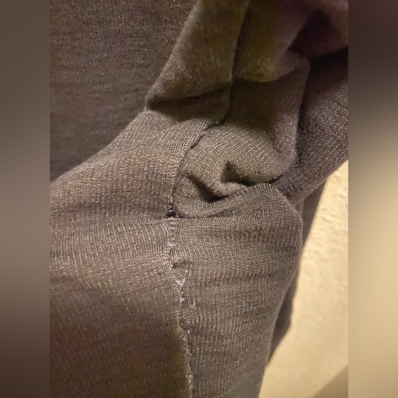 Monrow Black Lightweight Sweatshirt Size L (FLAWS) - Picture 10 of 12